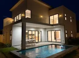 New villa 3 bedrooms en suite, Swimming pool, 5 min beach