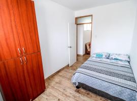 CERRO AZUL Alojamiento - Mini 4 personas: Cerro Azul şehrinde bir otel