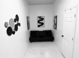 Elegant 1-Bedroom Retreat