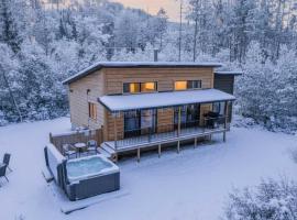 Spa Nature & Riverside Escape - Ecureuil Roux, Hotel in Trois Rives