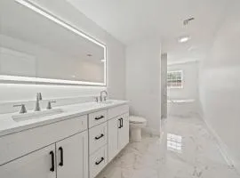 Luxury 3-Bedroom House You Won't Want to Miss!