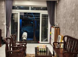 Biệt Thự 3 Phòng Ngủ A3-25，Ðức Hòa的飯店