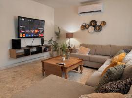 House 10 minutes from the American consulate WiFi 500 Mbps, hotel en Matamoros