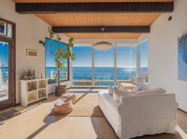 Malibu Villa with Beach Access and Ocean View, hotel v destinaci Malibu