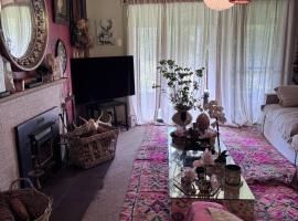 Hepburn Springs formally David Bromley Art House, hotel i Hepburn