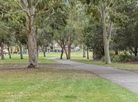 Berwick Springs Lake side Rose Cottage