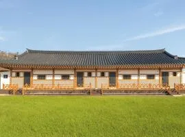 Gyeongju gampo byeolbit hanok Pension