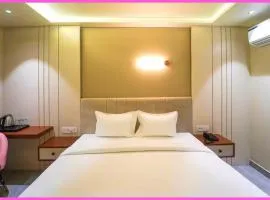 Rooftop Sea View & BALCONY ROOMS RR In Near JNear Jagannath Temple - Golden Beach- Swargadwar Beach - Bengali Market - Free Wi-fi and parking- Fully Air Conditioning Rooms - Best Hotel