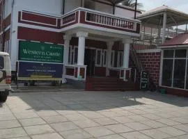 Western Castle Stay n lawn