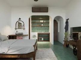 Old Quarter Center - 3 beds- Netflix - Big Balcony