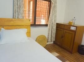 Hotel Prithvi INN, hotel din Bāhānaga Bāzār