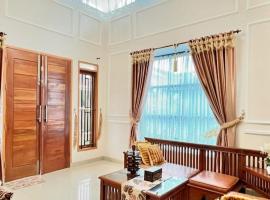 Viesnīca HOTELL Bumi pilsētā Muaratembesi