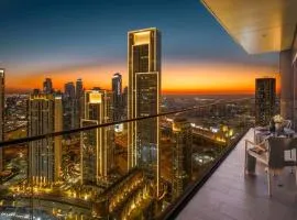 Vogue Vacation Homes, Downtown Opera Grand near Burj Khalifa and Dubai Mall, Two Bedroom Apartment with Large Balcony and Access to all Amenities