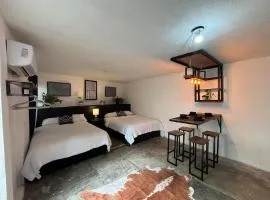 Apartment #4 for 4 Central-WiFi-consulate