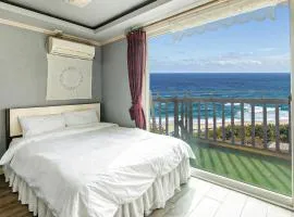 Ganghwa Badatgashimteo Pension