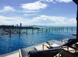 パタヤ ビーチ シー ビュー ルーフトップ プール リゾート