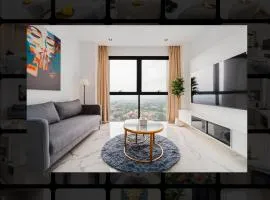 3 Bedroom Luxury Stay at Lumi Tropicana Golf Club View High Floor