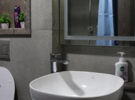 High Sky inn, hotel in Noida