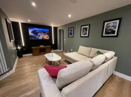 Luxury new-build house nr Science & Business parks