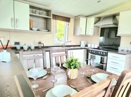 Lovely Caravan With Decking At Cherry Tree Park Norfolk Ref 70724C