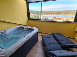 2 Bedroom Nice Apartment In Rab, Hotel in Supetarska Draga