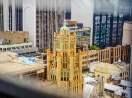 Sydney CBD luxury high level 2 bedroom2 bathroom condo with City view- Pool Gym 4