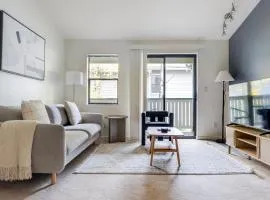 Blueground Overlake pool nr Marymoor Park SEA-968