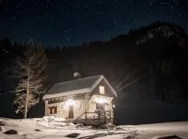 Casa Cantone Devero-baita storica con balcone e giardino, posizione comoda e soleggiata- spazio biciclette