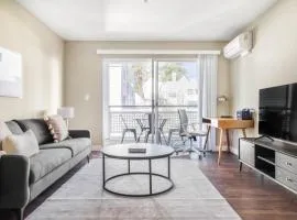 Downtown Mountain View 2BR w Gym Pool Patio SFO-889