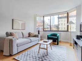 Blueground Manhattan pool nr Empire State NYC-2190