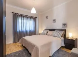 Carvalhosa Apartment