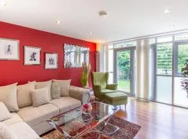 Luxury at The Brunswick - Free Parking-4 bedrooms