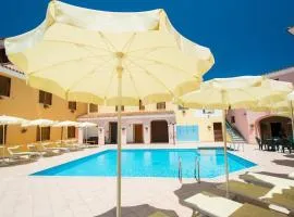 Comfy studio with shared pool