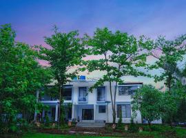 Ivory Stays Retreat, Hotel in Dhasai