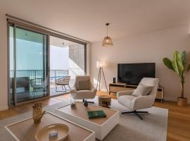 Ocean View Luxury Bayline Apartment, Hotel in Armação de Pêra