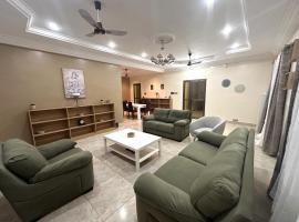 Villa Seven7, spacieuse, parking & électricité H24 – hotel w mieście Bamako