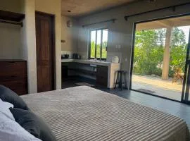 Quiet Oceanside Casita Private Kitchen & Bath