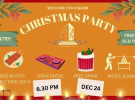 Harmony Old Town Hostel and Pool Bar, hotel v destinaci Hoi An