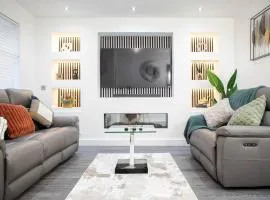 Stylish Preston Home 3 Beds Sleeps 6