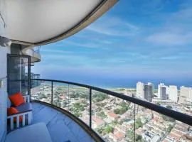 Modern 2BR Amazing Sea View W/Parking by HolyGuest