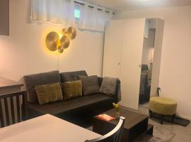 Furnished apartment with parking โรงแรมในมัลเมอ