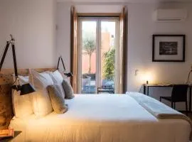 Flora Chiado Apartments