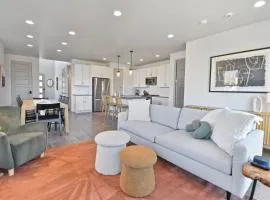 Light-Filled Nordic Retreat w Unobstructed Views