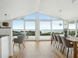 Newly Renovated Holiday Home With Aarhus Bay Views