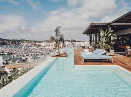 Aguas de Ibiza Grand Luxe Hotel - Small Luxury Hotel of the World, hotel en Santa Eulària des Riu