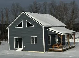 Farmhouse cabin close to Smugglers Notch
