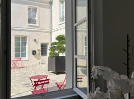 Le Laurencin Sens - La Mezzanine - Cœur de ville: Sens şehrinde bir otel