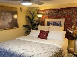 Cozy room near Airport & Highway