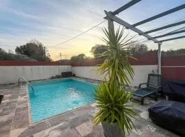 Cozy Home In Miramas With Outdoor Swimming Pool