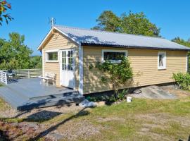 2 Bedroom Cozy Home In Brekkestø, Hotel in Brekkestø